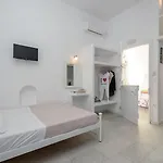 Depis Naxos شقة